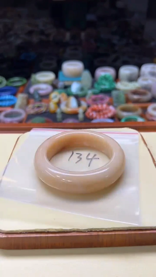 未镶嵌手镯石英质玉134