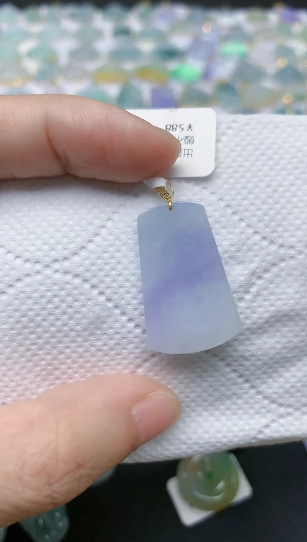 翡翠18K金镶嵌颈饰天然缅甸A货翡翠