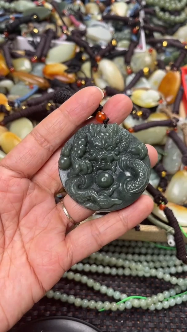 【闪购商品】和田玉颈饰未镶嵌多样性发货没有证书拍一发一有瑕