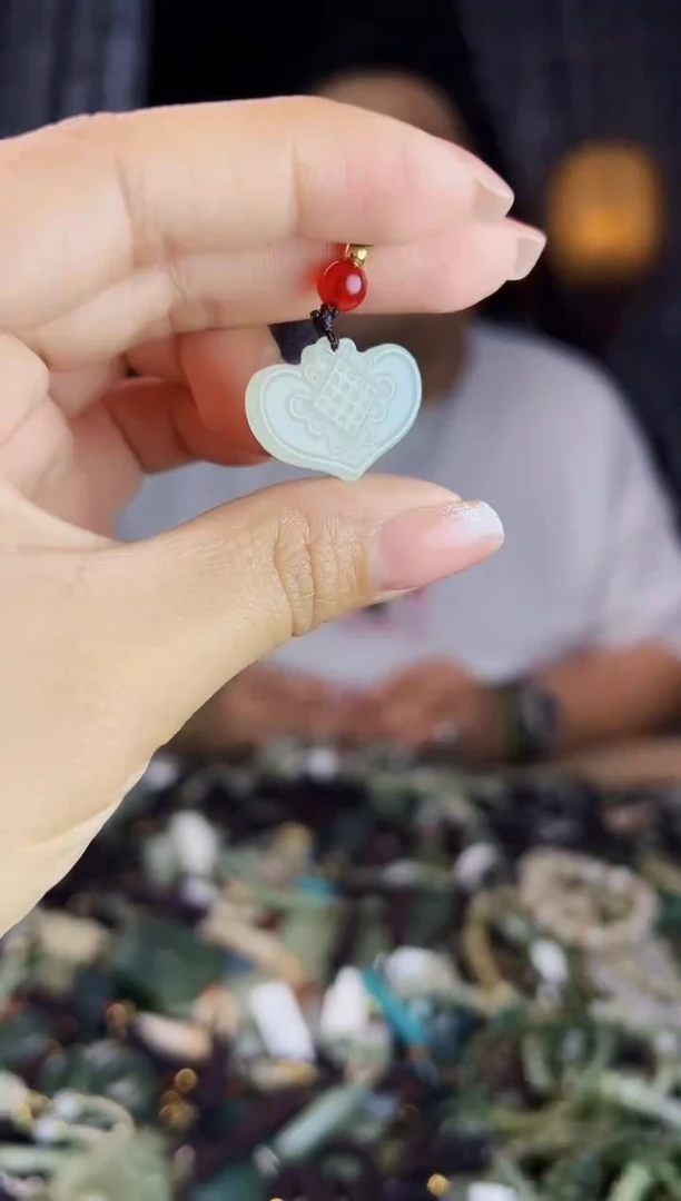 未镶嵌和田玉挂件1