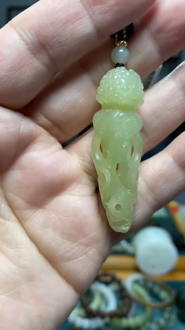 颈饰未镶嵌和田玉1