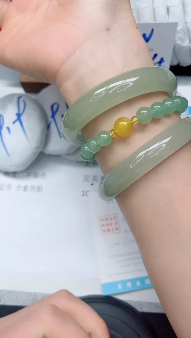 未镶嵌手镯石英质玉79-62