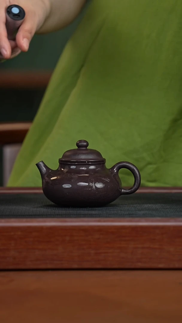 茶壶紫砂黑墩头刻绘容天