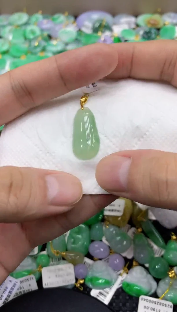 颈饰未镶嵌翡翠天然缅甸翡翠A货