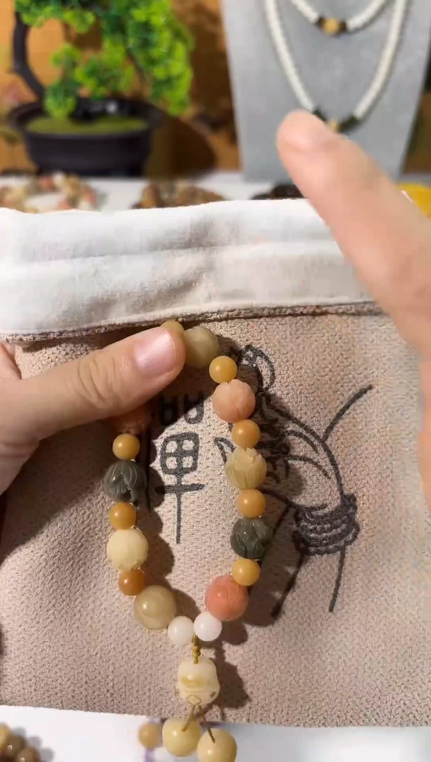 手串菩提根/象牙果莲花双圈手