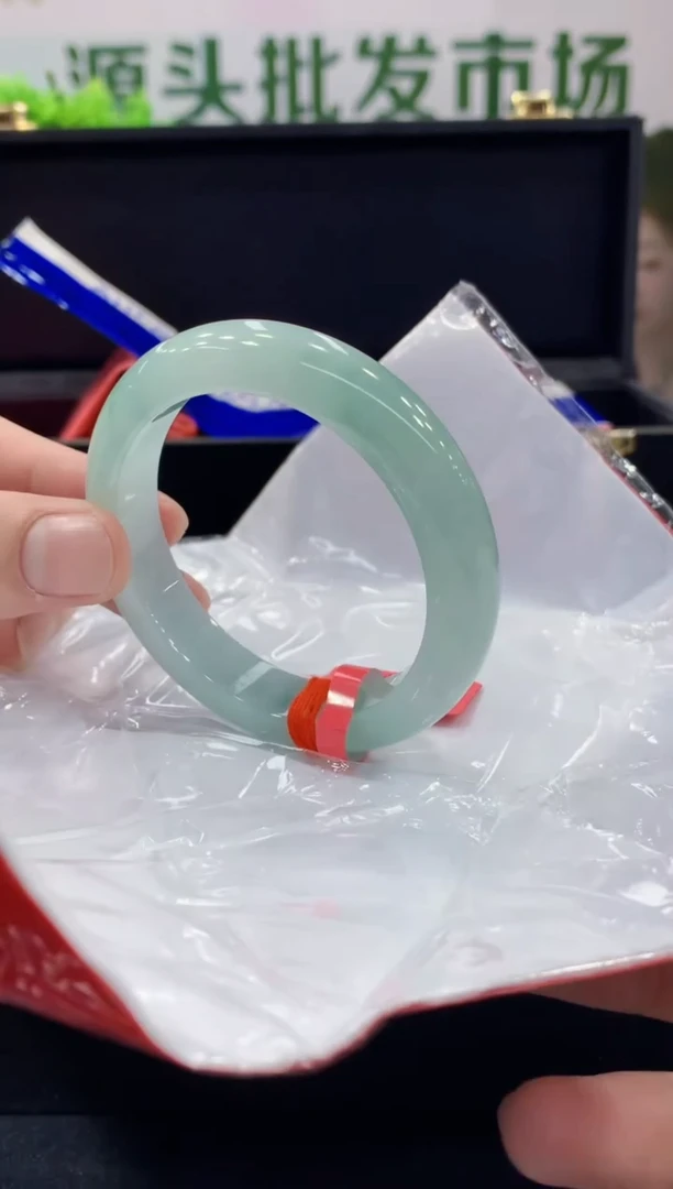 未镶嵌手镯翡翠翡翠手镯