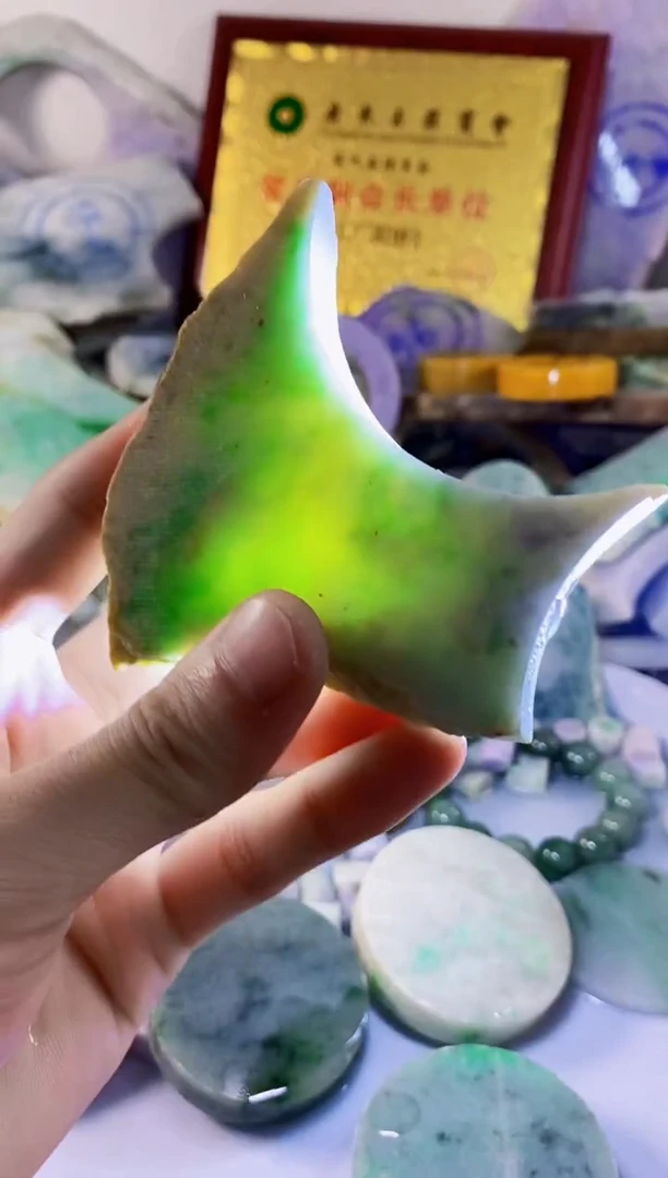翡翠挂件未镶嵌纯天然A货翡翠09