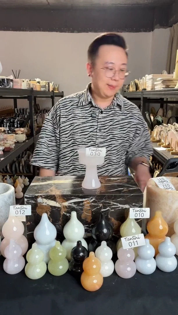 石材030粉玉小烛台
