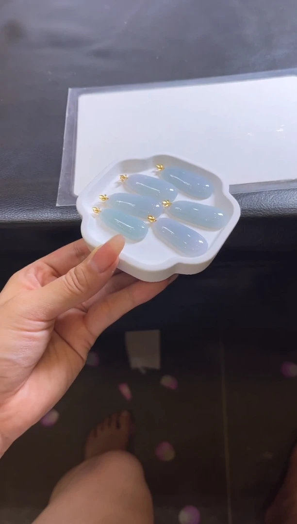 颈饰18K金镶嵌翡翠V183多样性发一件/配绳子