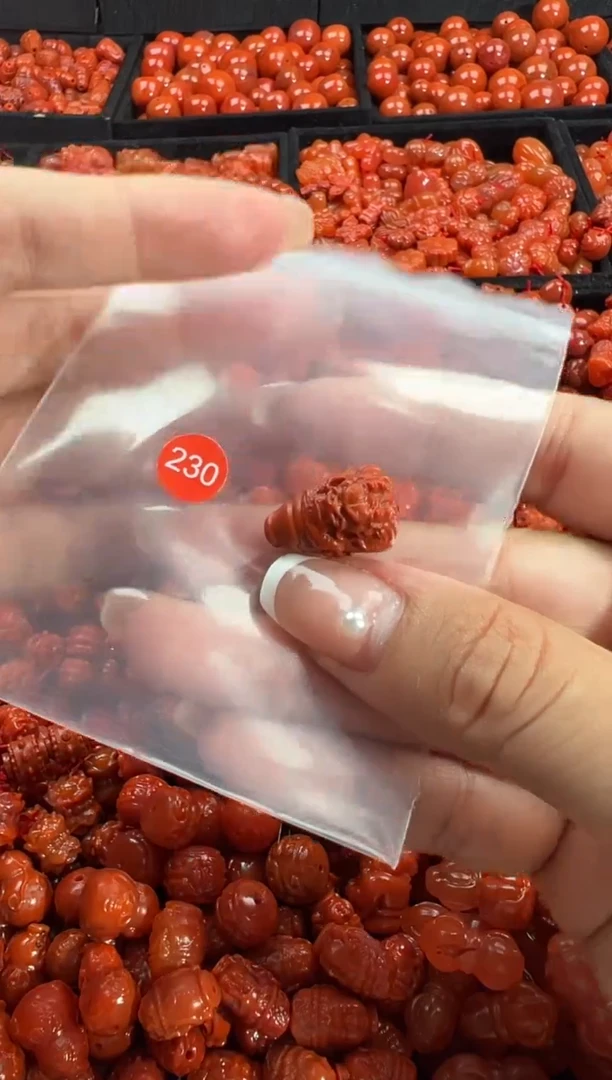 颈饰未镶嵌南红玛瑙1