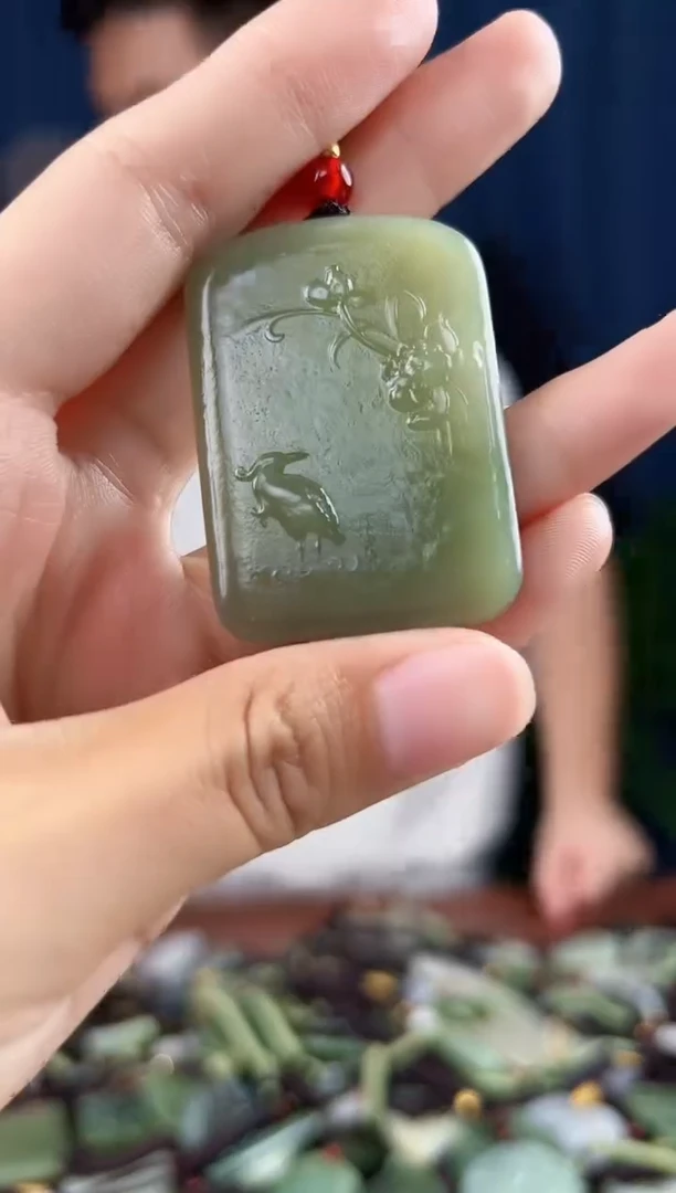 未镶嵌和田玉挂件拍一发一，