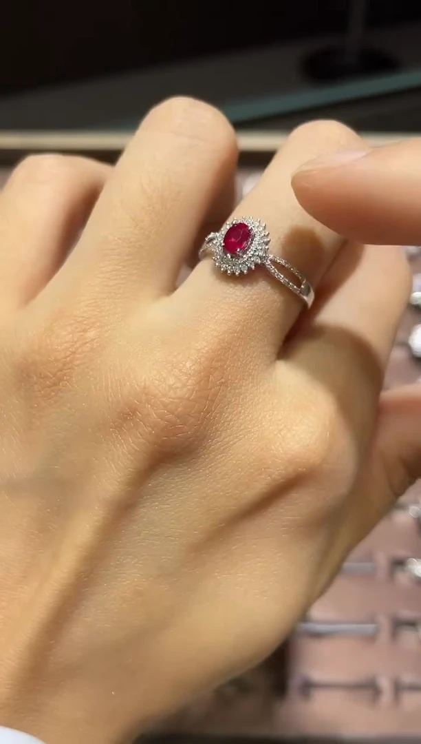 18K金镶嵌戒指红宝石1