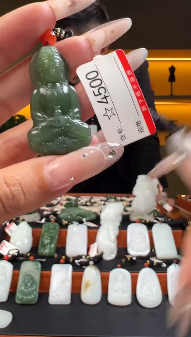 颈饰未镶嵌和田玉1