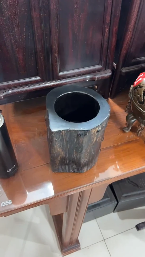 紫檀木随形大号笔筒