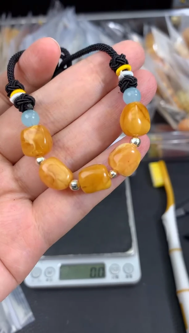 蜜蜡未镶嵌珠宝奇石81