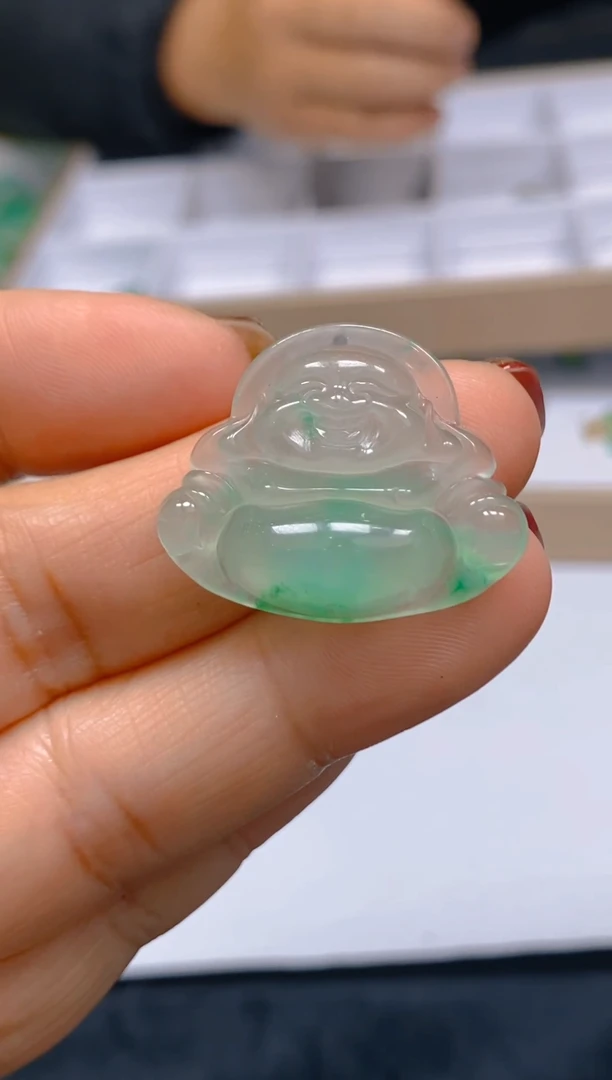 【闪购商品】石英质玉吊坠(赠链)未镶嵌冰美人非洲翠A货，冰种