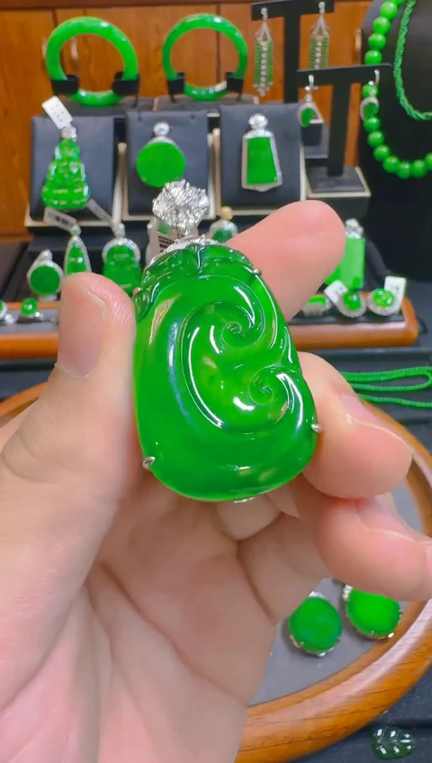 吊坠(赠链)银S925镶嵌翡翠天然A货翡翠