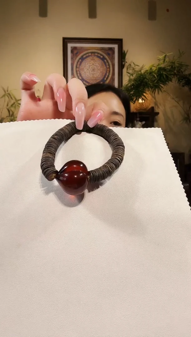 手链血珀未镶嵌沉香