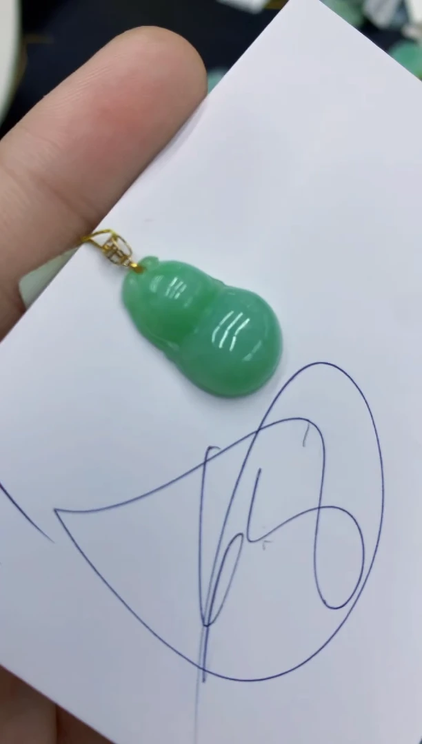 翡翠18K金镶嵌颈饰1111111