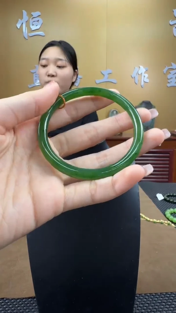 颈饰未镶嵌和田玉手镯60