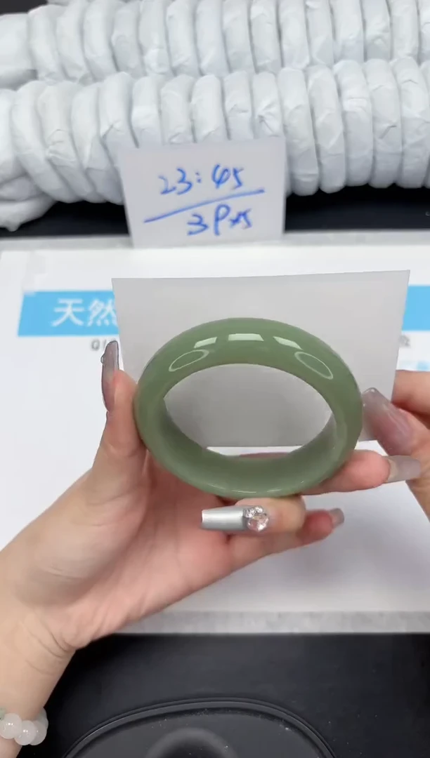 【闪购商品】石英质玉手镯未镶嵌6-57