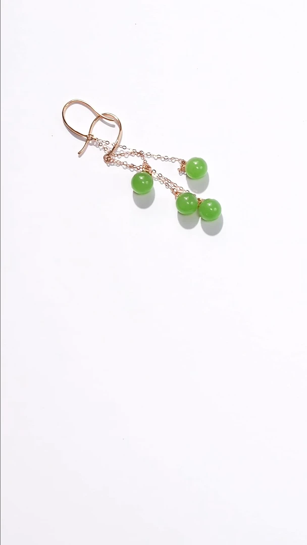 18K金镶嵌和田玉耳饰碧玉苹果绿耳坠多样性发一