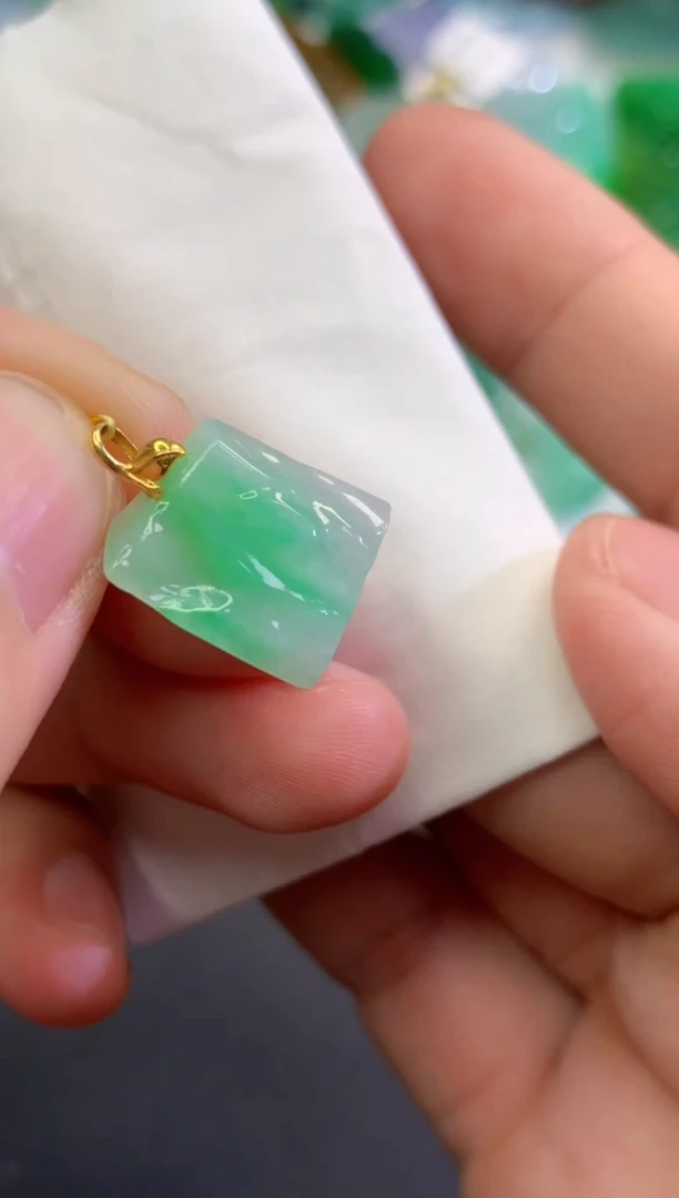 翡翠未镶嵌吊坠(不含链)544