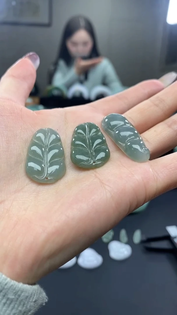 颈饰未镶嵌翡翠吊坠任选一