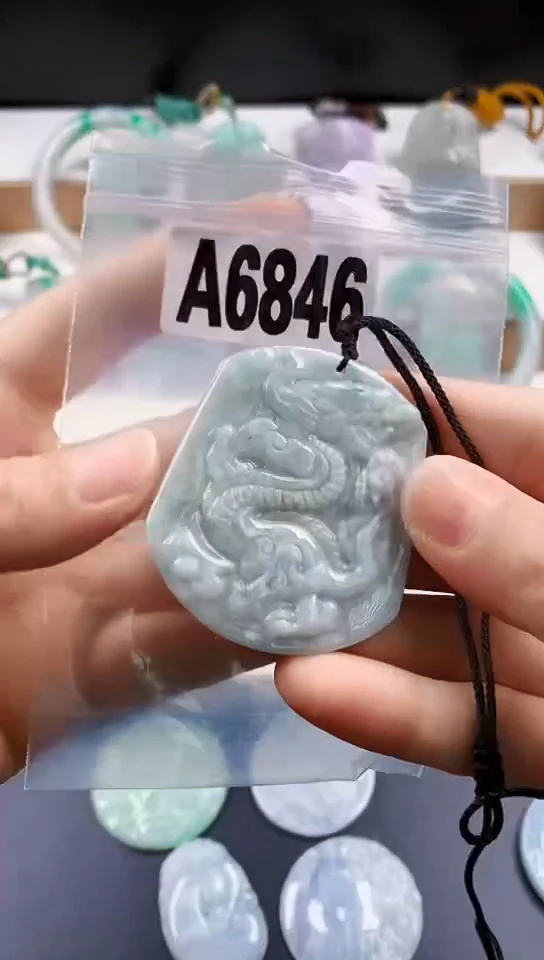 颈饰未镶嵌翡翠天然翡翠吊坠挂件