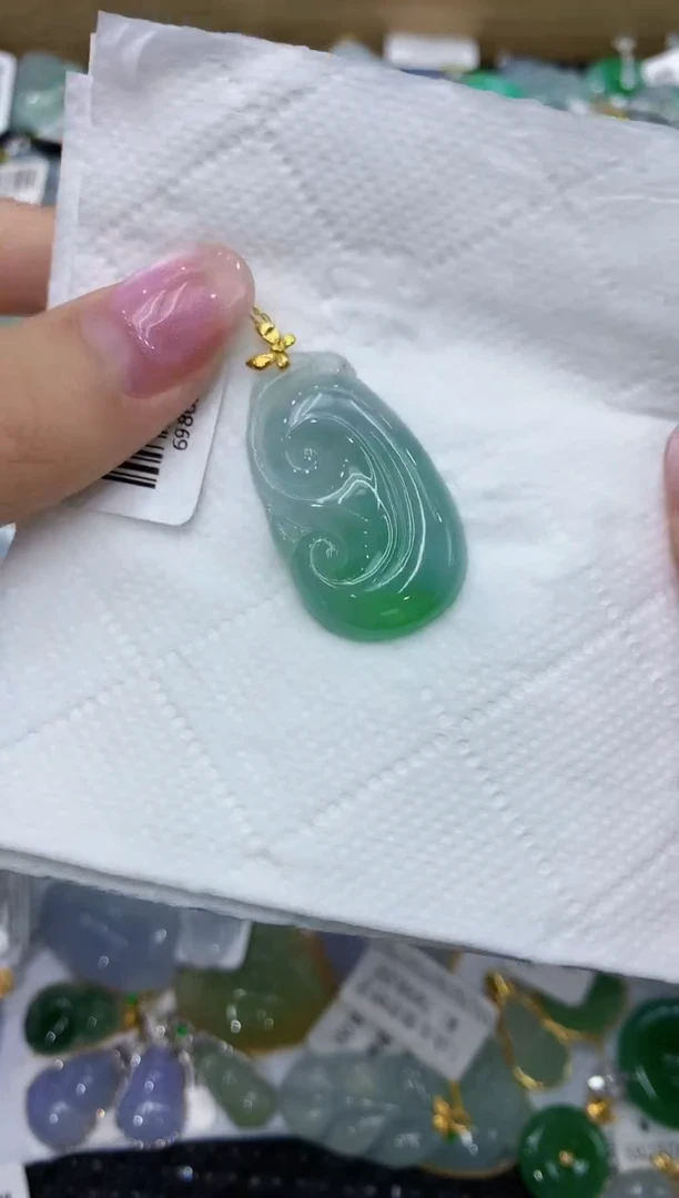 翡翠18K金镶嵌颈饰 111111111111