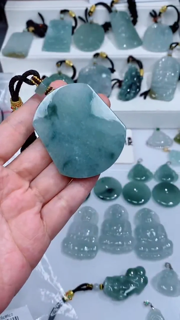 颈饰未镶嵌翡翠吊坠