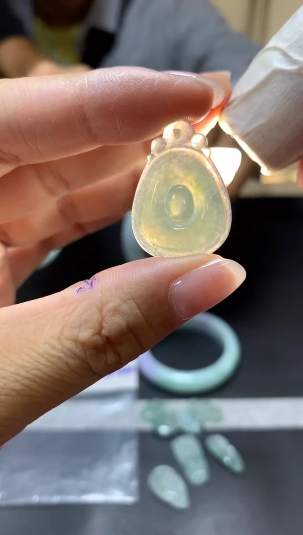 未镶嵌定制翡翠赤**焰+挂件#165元毛货需抛光