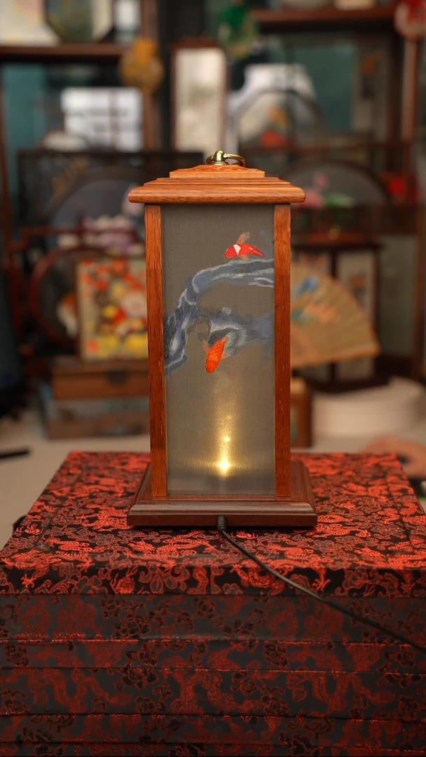 扇子黄花梨宫灯，落地高度30CM,宽度16CM 送线，送锦盒