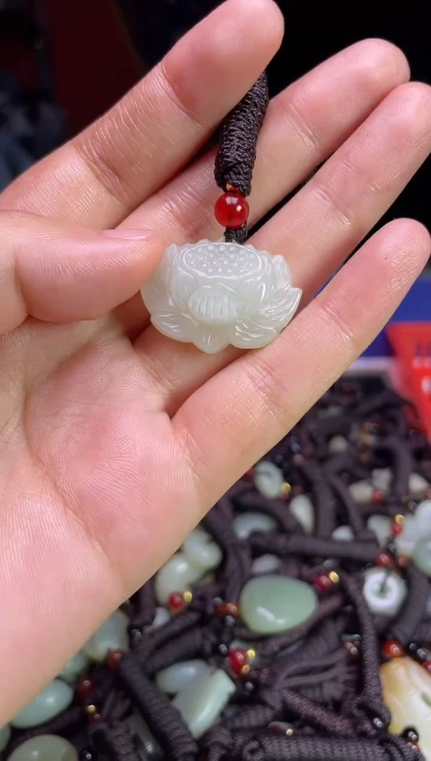未镶嵌和田玉挂件1