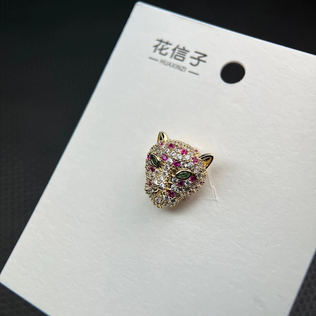 磁铁合成锆石胸针 5486 豹头 新款无痕磁吸精致可爱防走光领针