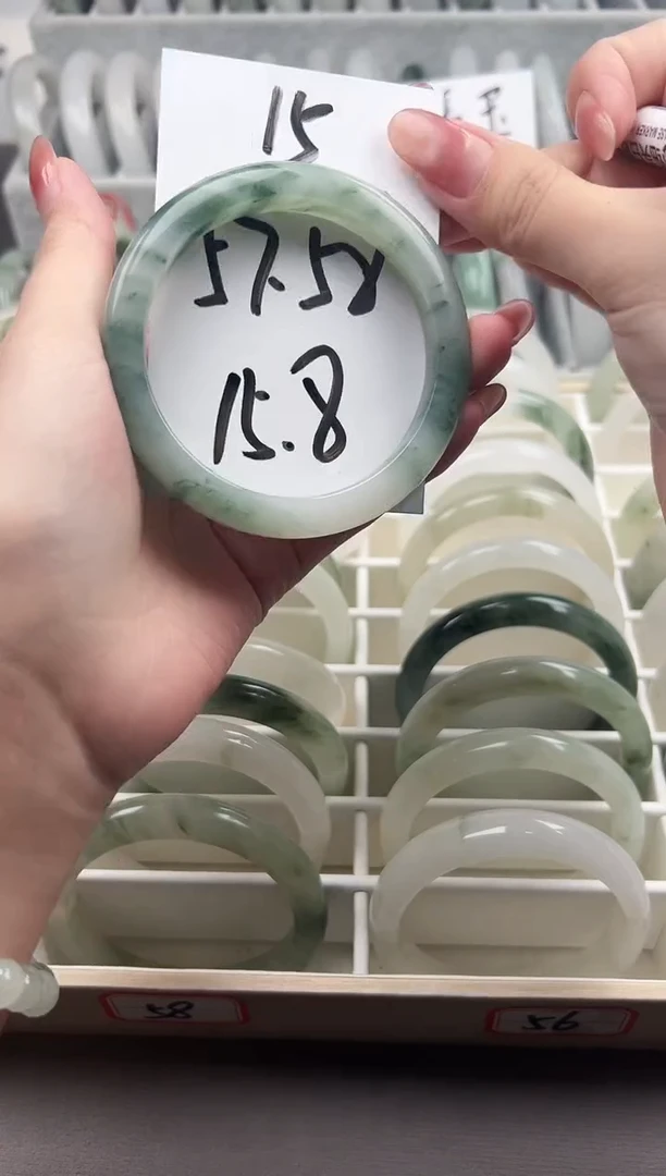 石英质玉手镯未镶嵌015--5758