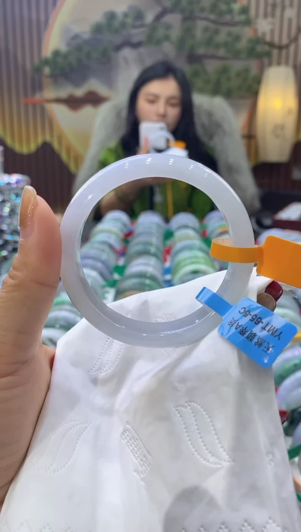 【闪购商品】翡翠手镯未镶嵌多人00723