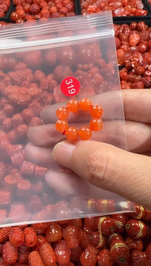 南红玛瑙未镶嵌颈饰1