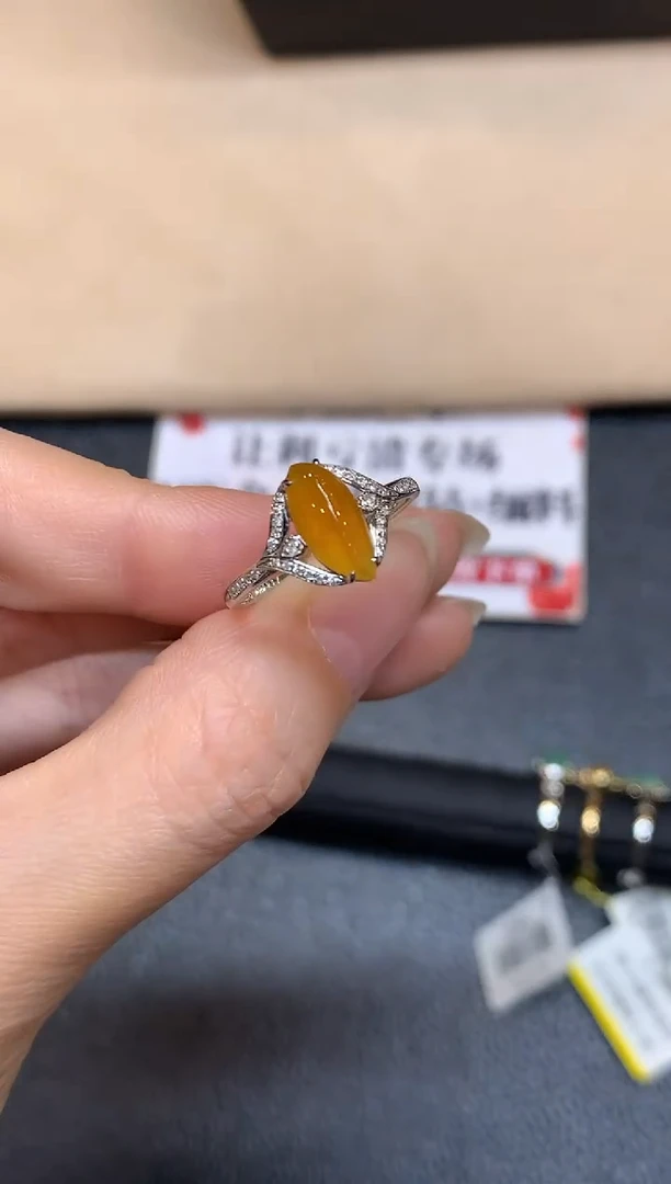 18K金镶嵌戒指翡翠【无鉴赏期】随形【无服务费