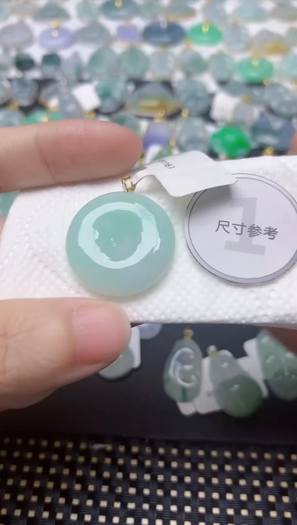 翡翠18K金镶嵌颈饰天然缅甸A货翡翠