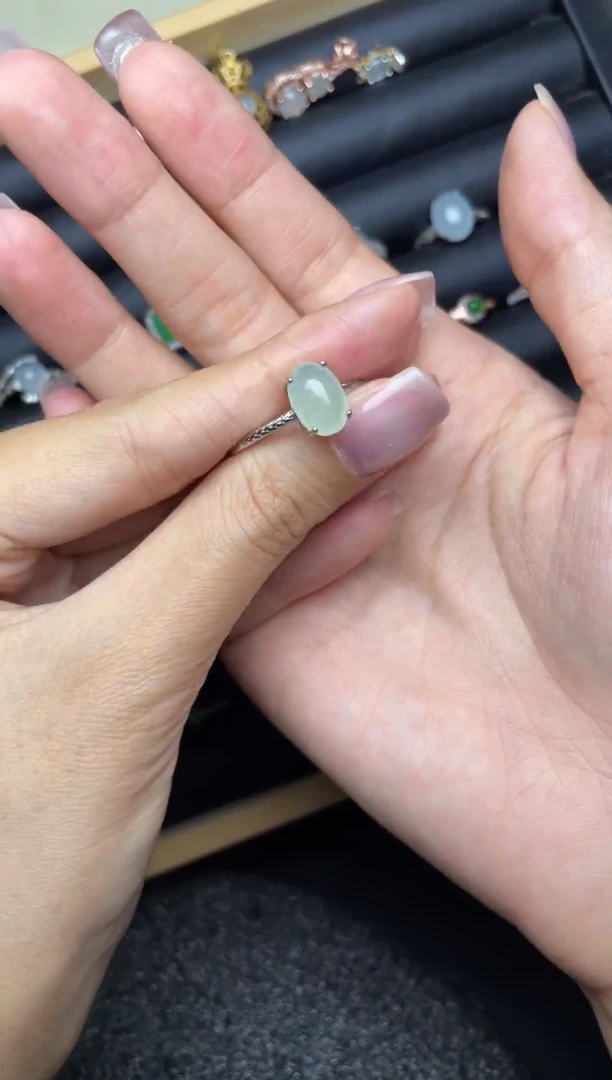 银S925镶嵌戒指翡翠半*?戒指
