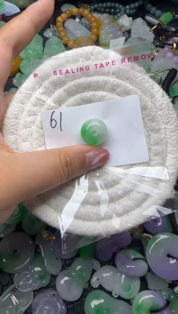 颈饰未镶嵌翡翠缅甸翡翠吊坠
