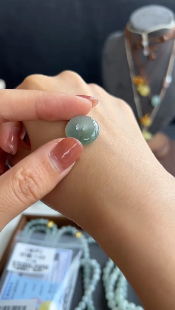 翡翠未镶嵌颈饰511号买断