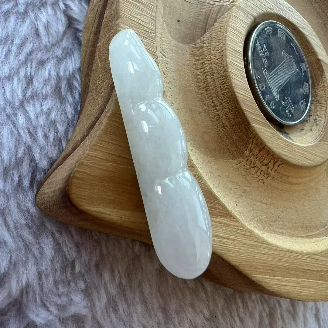 天然翡翠四季豆吊坠挂件