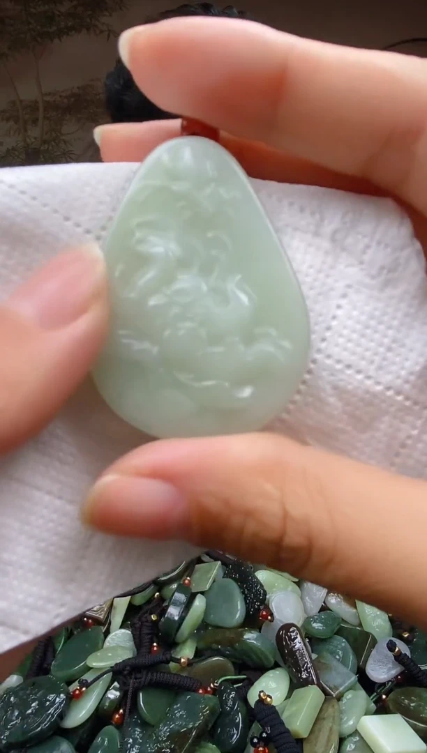 颈饰未镶嵌和田玉1