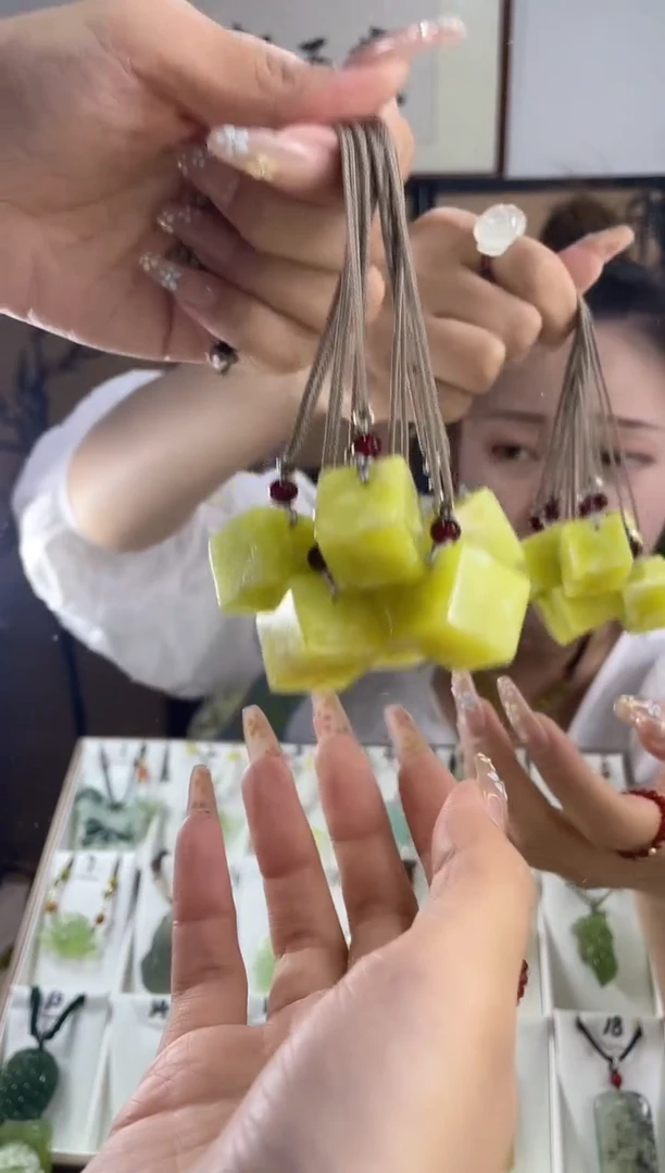 岫玉未镶嵌吊坠多样性发货其中发一