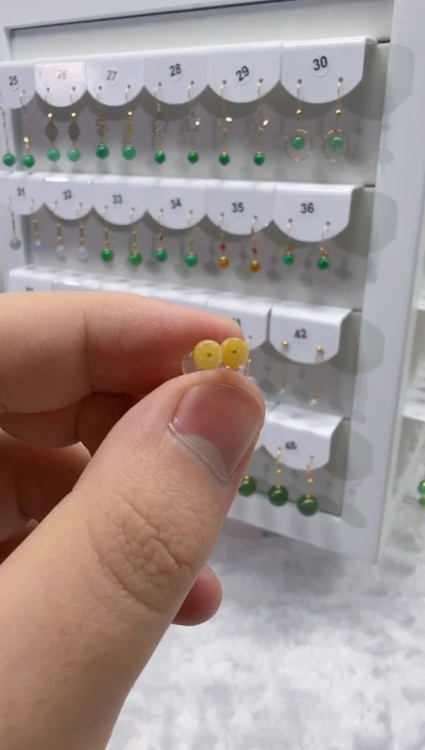 18K金镶嵌翡翠耳饰A货