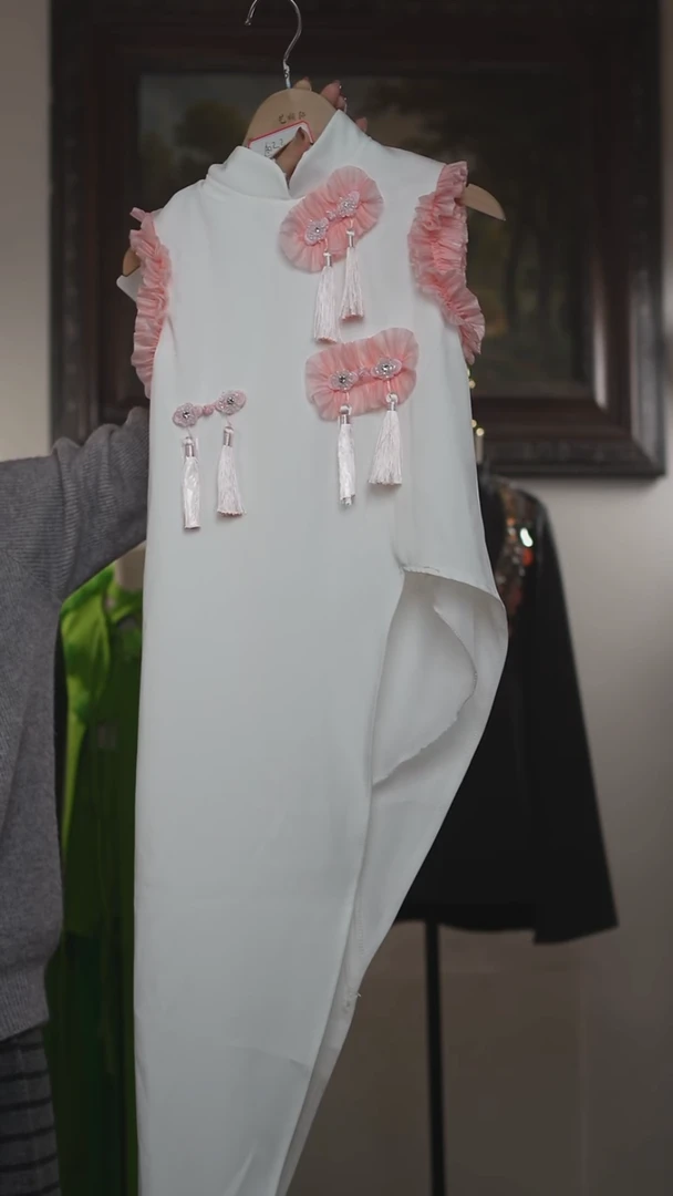 150码白色国风旗袍艺桐轩儿童潮服