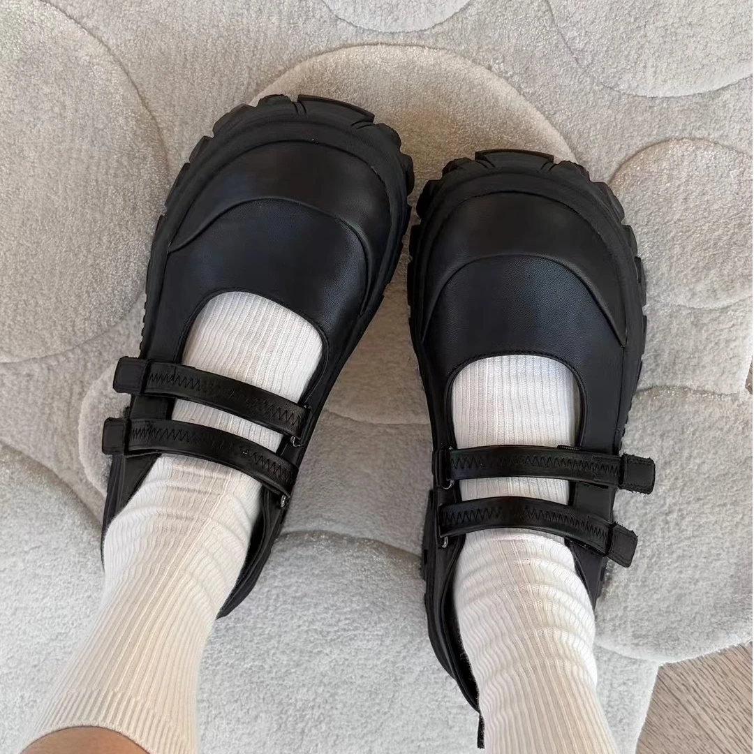 诗歌兰女鞋2025春新款玛丽珍魔术贴黑色休闲鞋复古日系学院599-22