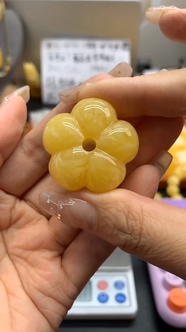 未镶嵌琥珀珠宝奇石74